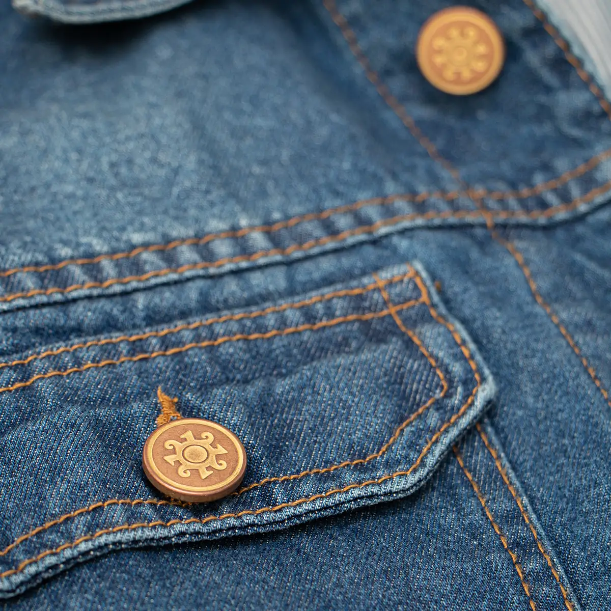 Casaca Azul Llama plano boton Llama Casaca Denim Para Hombre Con Bordado Artesanal LOOCH Azul