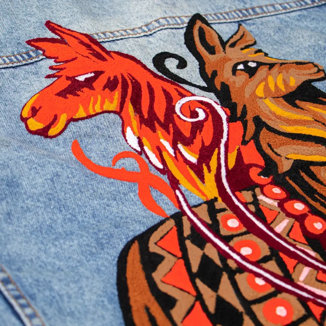 Casaca Celeste Llama plano amplio Llama Casaca Denim Para Hombre Con Bordado Artesanal LOOCH Celeste