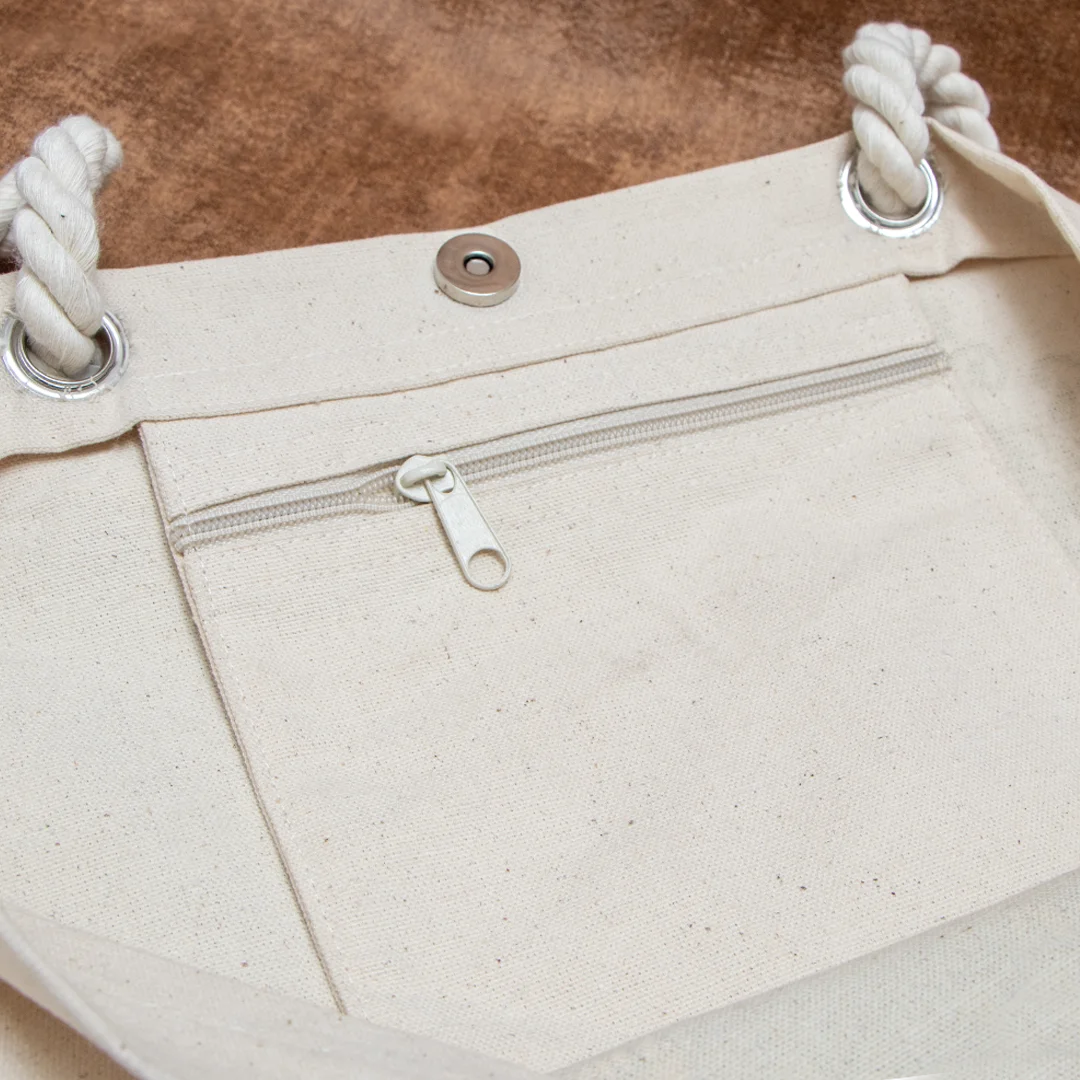 Santuario de Machu Picchu-beige-bolso-unisex-detalle Santuario de Machu Picchu-beige-bolso-unisex-detalle